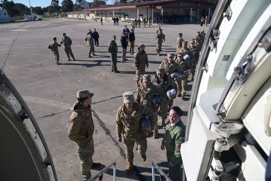 Militares argentinos parten hacia Venezuela para brindar asistencia tras sismos. Crédito: FFAA