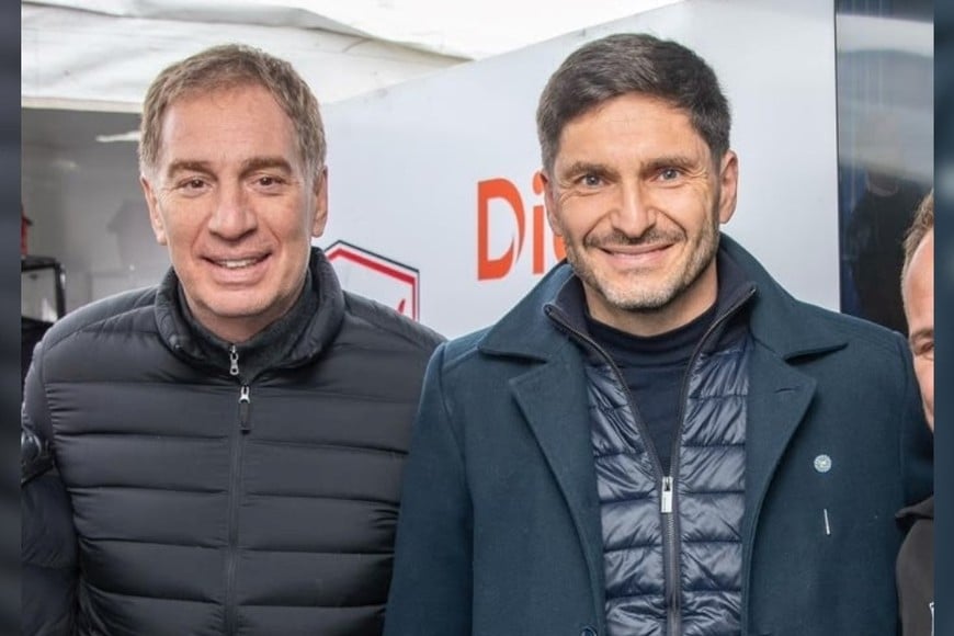 El ministro del Interior, Diego Santilli, y el gobernador Maximiliano Pullaro se encontraron en Rafaela el pasado fin de semana. Saludos protocolares y diálogo cordial. Foto: Gobierno de Santa Fe