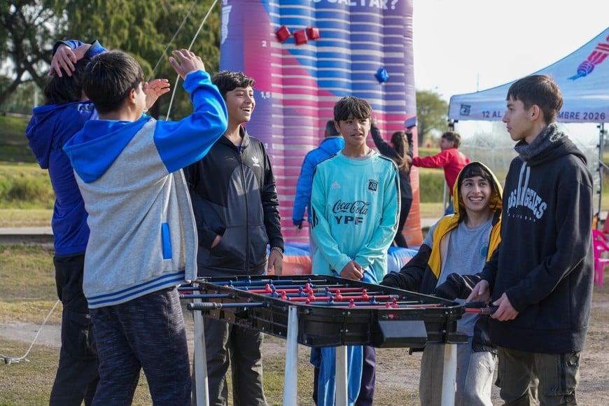El Tour de los Juegos ODESUR llegó a barrio Centenario y mostró el legado que dejarán las obras