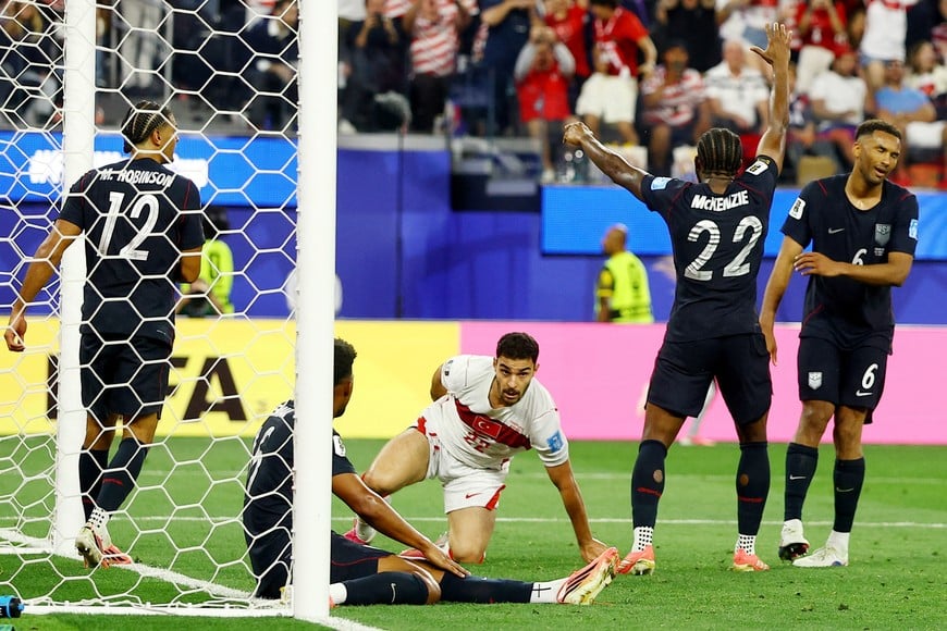 Soccer Football - FIFA World Cup 2026 - Group D - Turkey v United States - Los Angeles Stadium, Inglewood, California, U.S. - June 25, 2026
Turkey's Kaan Ayhan celebrates scoring their third goal REUTERS/Lisi Niesner
