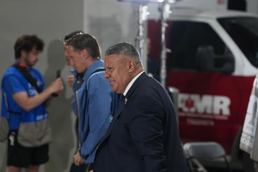 Así llegó Claudio "Chiqui" Tapia al Dallas Stadium para enfrentar a Jordania. Foto: Fernando Nicola