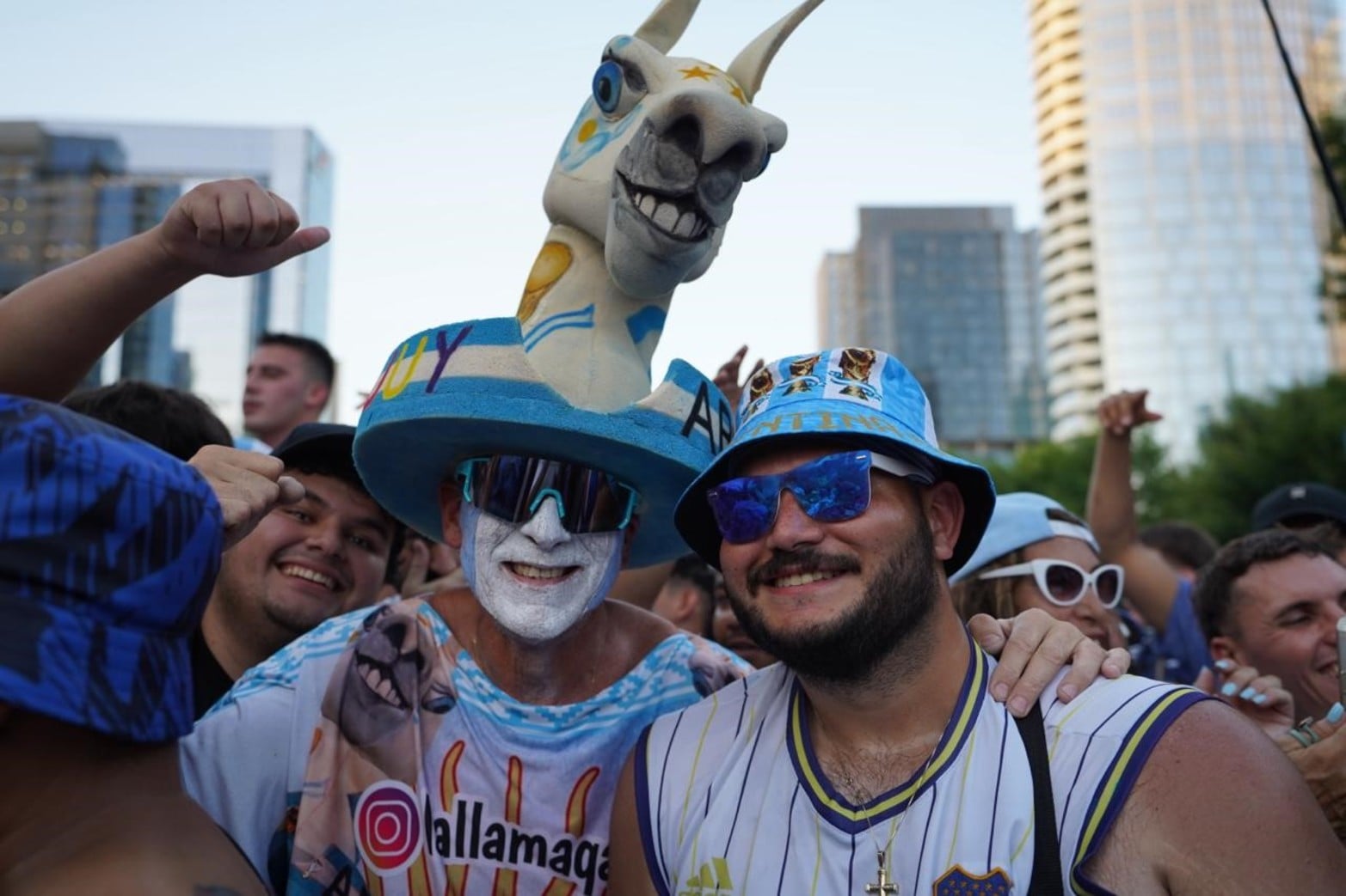 El Litoral presente en el banderazo en Dallas.
