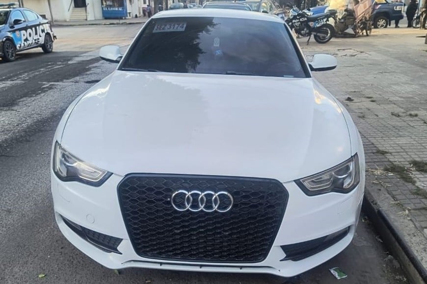 El auto en el que circulaban los sospechosos. Foto: El Litoral