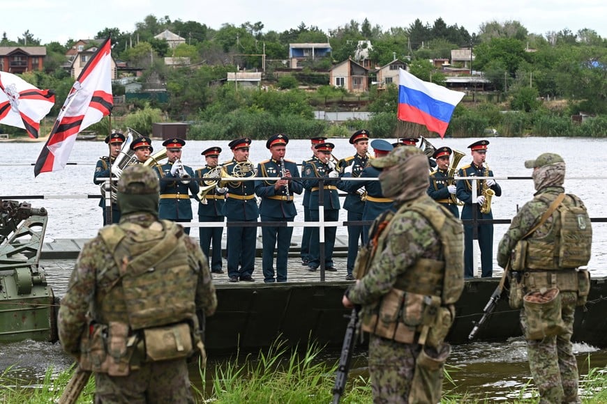 Military musicians take part in a military skills demonstration by Russian service members from an engineering unit of the Southern Military District in the town of Kamensk-Shakhtinsky in the Rostov region, Russia June 26, 2026. REUTERS/Sergey Pivovarov
