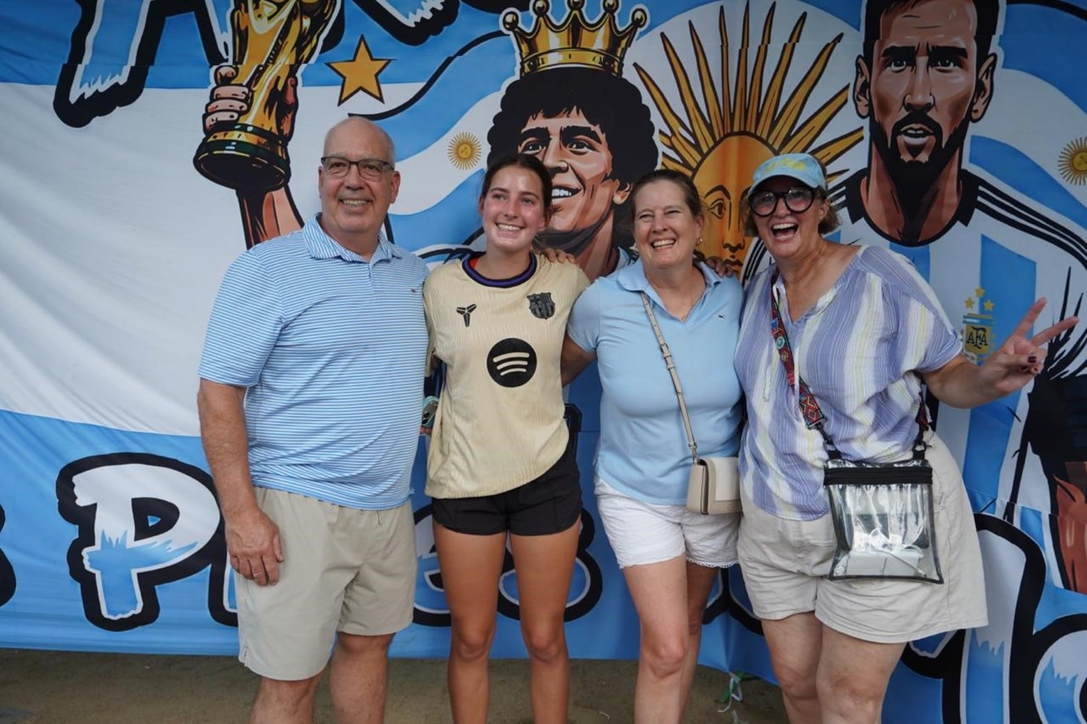 El Litoral presente en el banderazo en Dallas. 