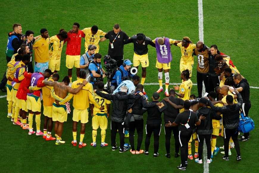 Soccer Football - FIFA World Cup 2026 - Group L - Croatia v Ghana - Philadelphia Stadium, Philadelphia, Pennsylvania, U.S. - June 27, 2026
General view as Ghana team members look dejected after the match REUTERS/Pilar Olivares