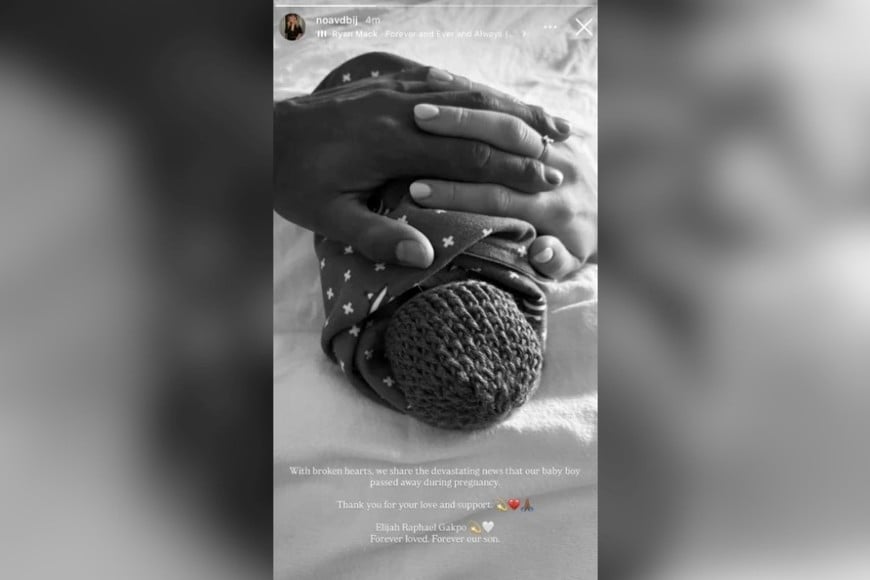 Gakpo y su esposa comunicaron la pérdida del embarazo mediante un mensaje en redes sociales.