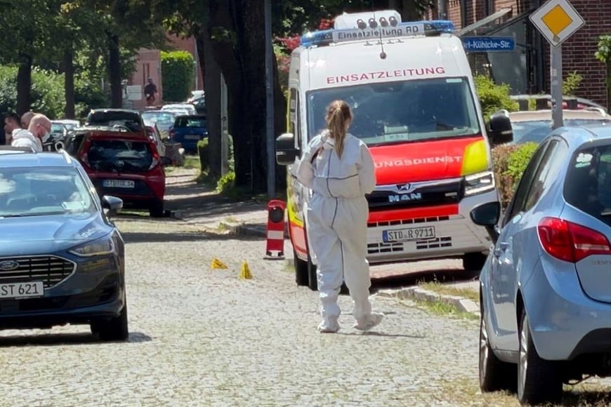 Paramédicos trabajaron en la escena del tiroteo