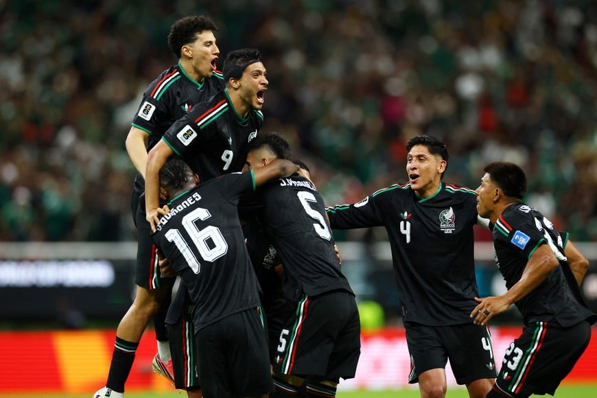 Soccer Football - FIFA World Cup 2026 - Group A - Mexico v South Korea - Estadio Guadalajara, Guadalajara, Mexico - June 18, 2026
Mexico's Luis Romo celebrates scoring their first goal with Jorge Sanchez, Raul Jimenez, Julian Quinones, Johan Vasquez, Edson Alvarez and Jesus Gallardo REUTERS/Daniel Becerril