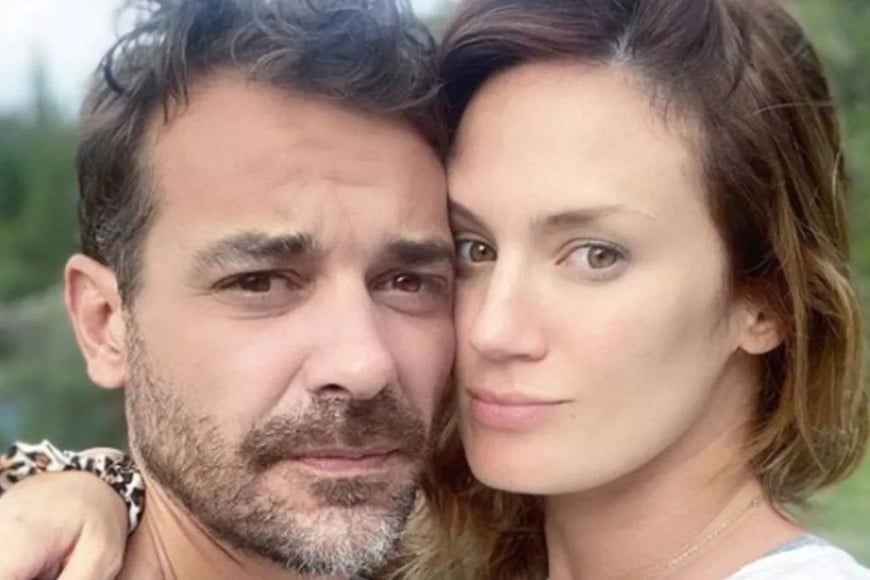 La pareja integrada por Paula Chaves y Pedro Alfonso debutó esta semana en el rol de la conducción de uno de los programas en el canal de streaming OLGA.