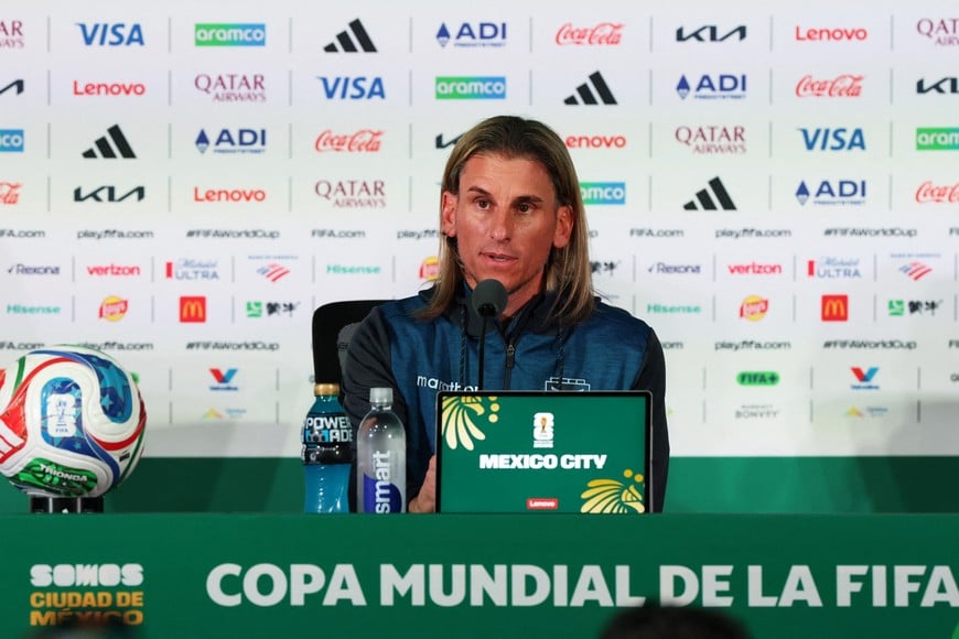 Soccer Football - FIFA World Cup 2026 - Ecuador Press Conference - Estadio Azteca, Mexico City, Mexico - June 29, 2026
Ecuador coach Sebastian Beccacece during the press conference REUTERS/Henry Romero