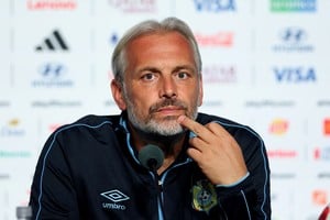 Sébastien Desabre recibió la noticia del fallecimiento de su padre tras el partido con Inglaterra. Foto: Reuters