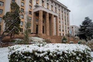 Suspendieron las clases en Mendoza por nevadas, lluvias, viento y temperaturas bajo cero.