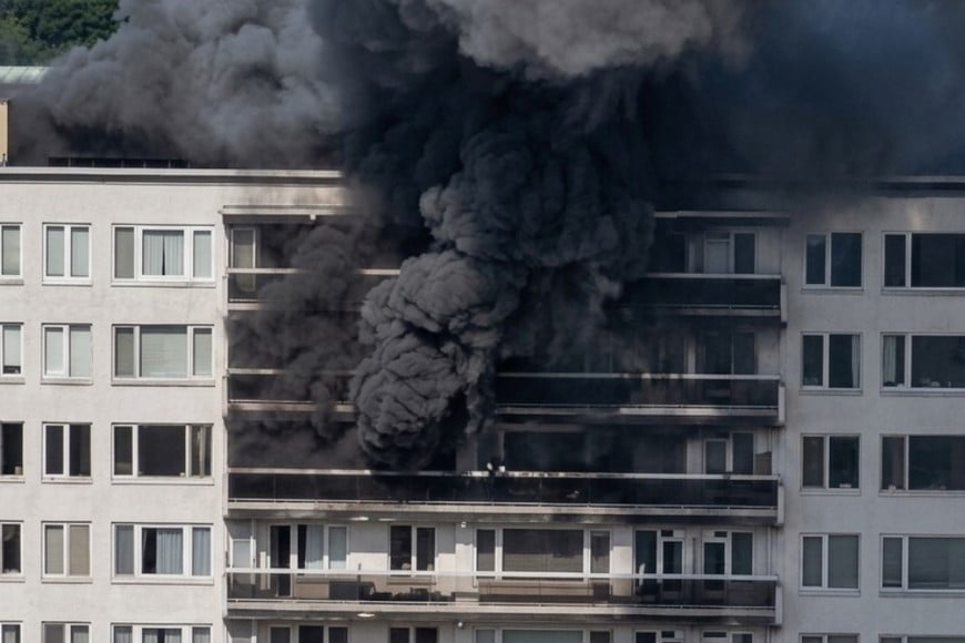 Incendio de grandes dimensiones ocurrido en la ciudad belga de Amberes