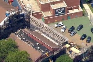 Encontraron restos humanos en la chimenea de una escuela en Nueva York.