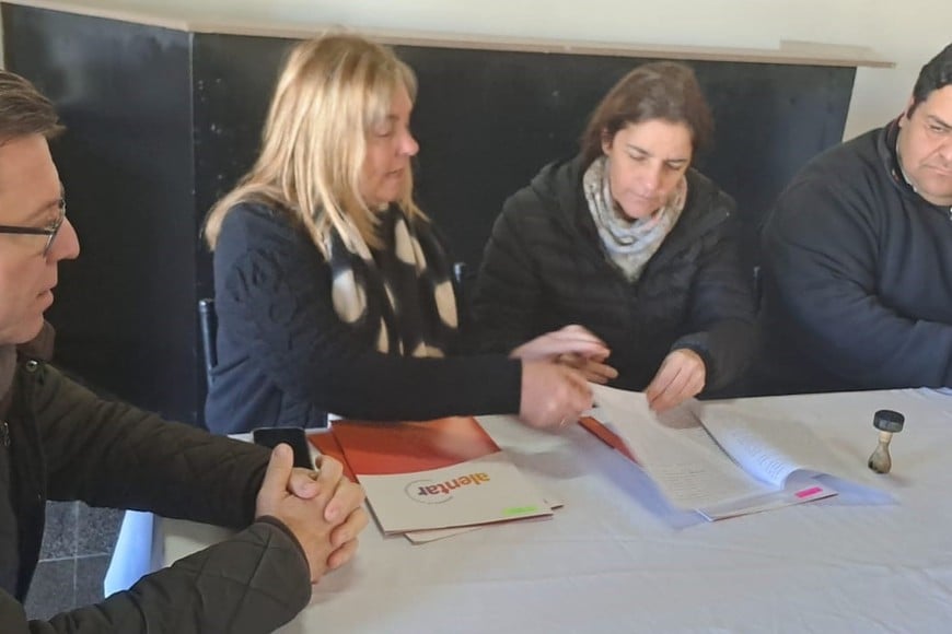 Tres entidades deportivas firmaron convenios para ejecutar obras de infraestructura en sus sedes
