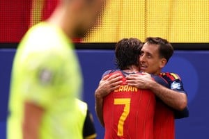 Soccer Football - FIFA World Cup 2026 - Round of 32 - Spain v Austria - Los Angeles Stadium, Inglewood, California, U.S. - July 2, 2026
Spain's Mikel Oyarzabal celebrates scoring their third goal with Ferran Torres IMAGN IMAGES via Reuters/Kiyoshi Mio
