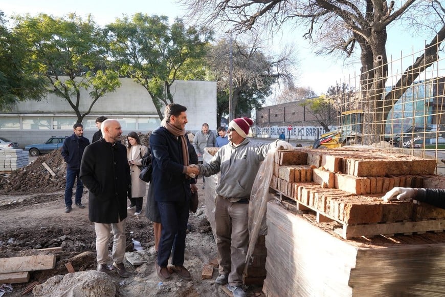 El gobernador de la provincia de Santa Fe, Maximiliano Pullaro, recorrió este jueves las principales obras de infraestructura que se ejecutan en la zona sur de Rosario con vistas a los XIII Juegos Suramericanos 2026.