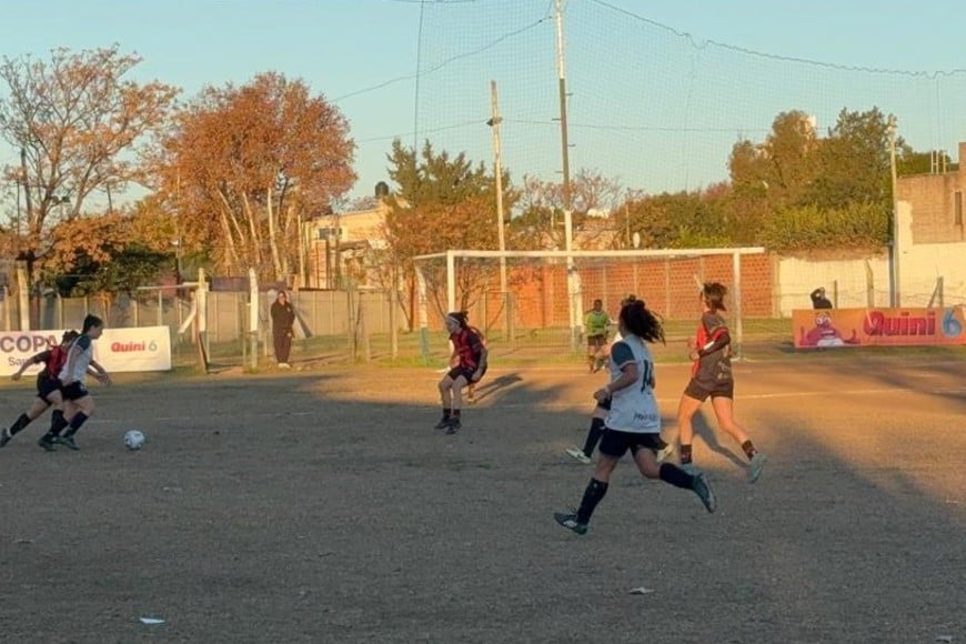 Social sacó una ventaja de 2 goles en el duelo de ida en Rosario. Foto: Bianca Ossola.