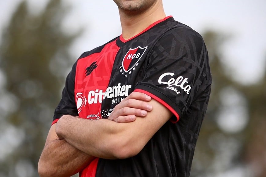 Los dos futbolistas que ya se sumaron a los trabajos del plantel profesional son Lautaro Giannetti y Franco Escobar, ambos para reforzar la última línea “leprosa”. S