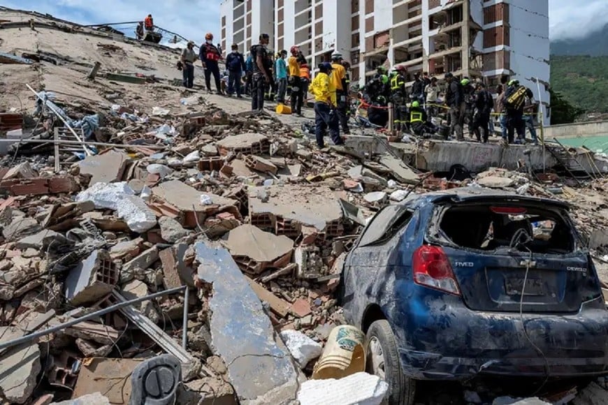 Imagen captada el 30 de junio por Miguel Medina, de Reuters, en La Guaira, epicentro de la catástrofe en Venezuela.