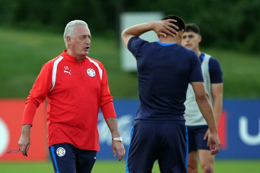 Soccer Football - FIFA World Cup 2026 - Paraguay Training - University of Pennsylvania, Philadelphia, Pennsylvania, U.S. - June 30, 2026
Paraguay coach Gustavo Alfaro during training IMAGN IMAGES via Reuters/Kyle Ross