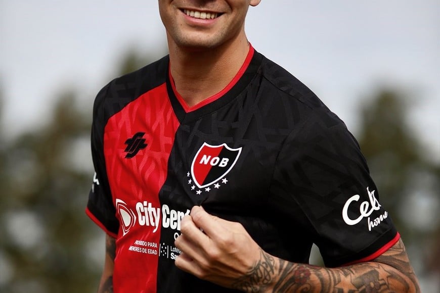 Los dos futbolistas que ya se sumaron a los trabajos del plantel profesional son Lautaro Giannetti y Franco Escobar, ambos para reforzar la última línea “leprosa”. S