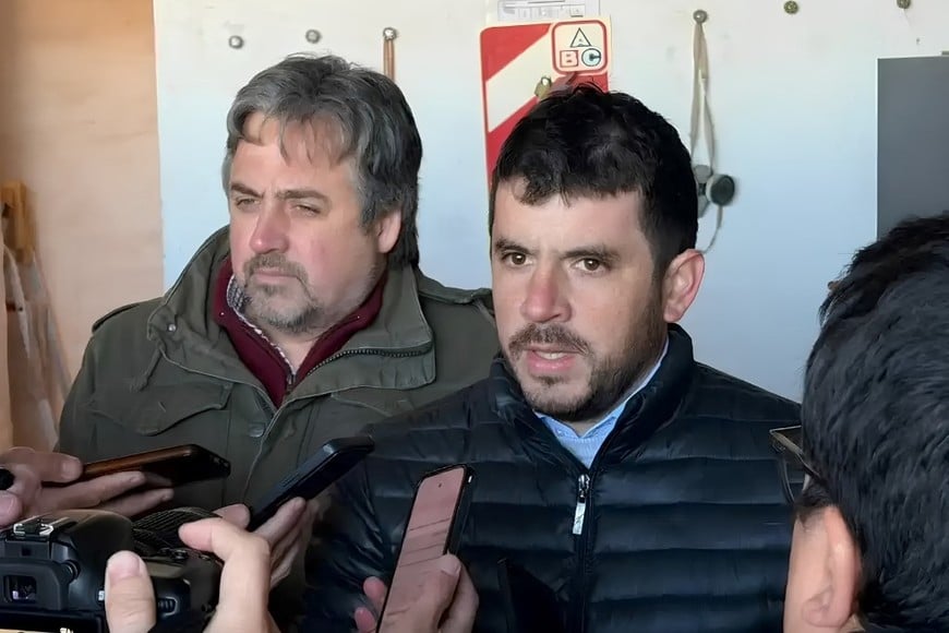 Leonel Chiarella (derecha) junto al ministro de Justicia y Seguridad