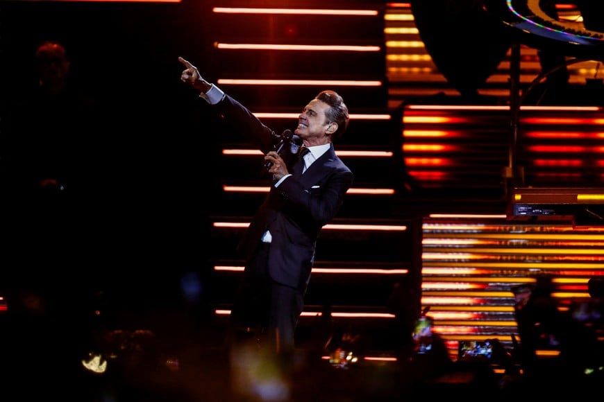 Mexican singer Luis Miguel performs during a concert at the Movistar Arena, in Buenos Aires, Argentina, August 4, 2023.  REUTERS/Agustin Marcarian