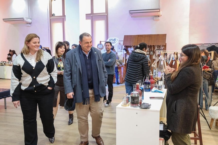 El intendente Poletti dejó inaugurada la nueva edición de la feria. MCSF.