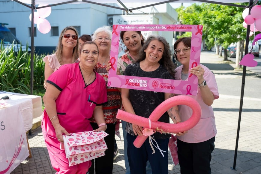 La iniciativa promueve la detección temprana y el acceso a controles de cáncer de mama..