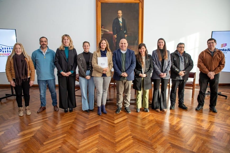 “Seguimos trabajando en conjunto para que Esperanza tenga el mejor nivel educativo”, dijo el intendente de Esperanza, Rodrigo Müller.