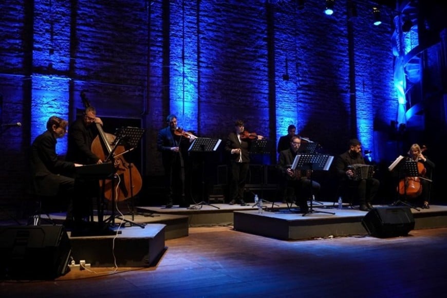 La Orquesta Municipal de Tango celebró sus 20 años con una emotiva gala que hizo vibrar a Rafaela