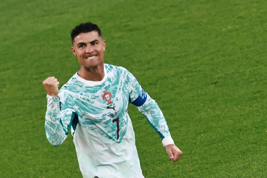 (260702) -- TORONTO, 2 julio, 2026 (Xinhua) -- El jugador Cristiano Ronaldo, de Portugal, festeja su anotación de tiro penal durante el partido de dieciseisavos de final de la Copa Mundial de la FIFA 2026 ante Croacia, celebrado en el Estadio Toronto, en Toronto, Canadá, el 2 de julio de 2026. (Xinhua/Yang Shu) (rtg) (da) (ah)
