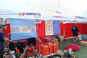 La base operativa funciona en un club de fútbol.