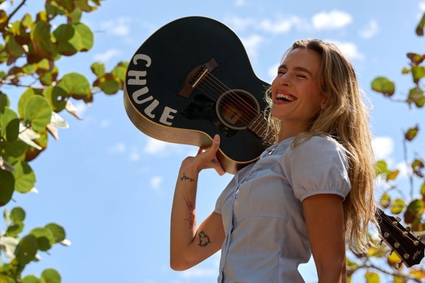 Sofía “Chule” Von Wernich, cantante nacida en Pehuajó, acaba de sacar su tercer álbum, “Reflexiones de mi vida hasta ahora”