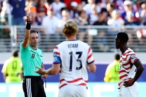 Balogun quedó habilitado tras la decisión disciplinaria de la FIFA.