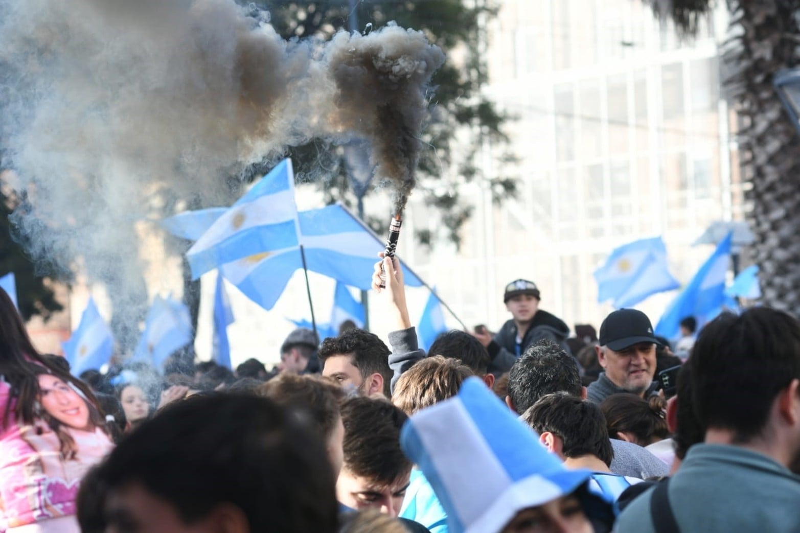 Los festejos de los santafesinos tras el agónico triunfo de Argentina.
