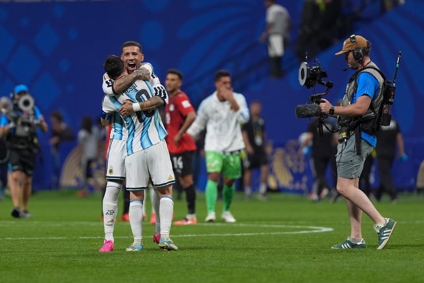 El festejo de Argentina tras vencer a Egipto. Foto: Fernando Nicola