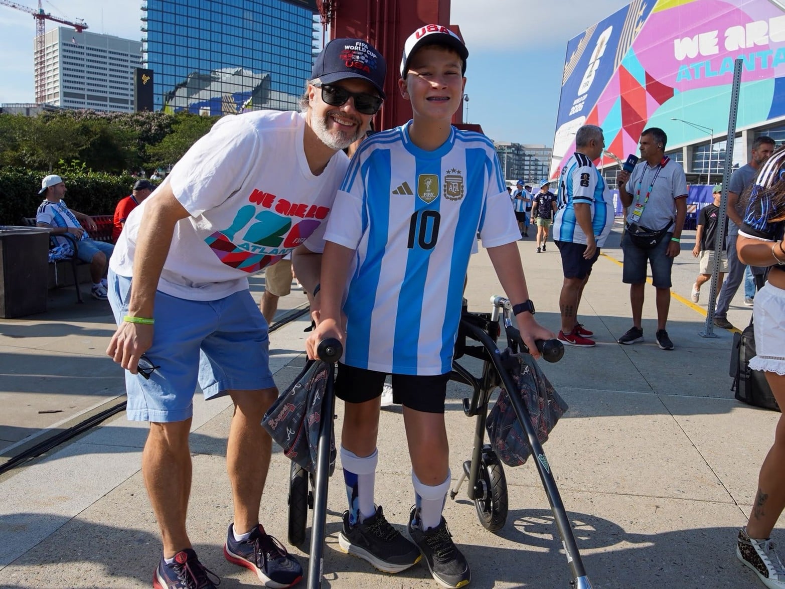 Hinchas de Argentina llegan al estadio de Atlanta para alentar a la selección