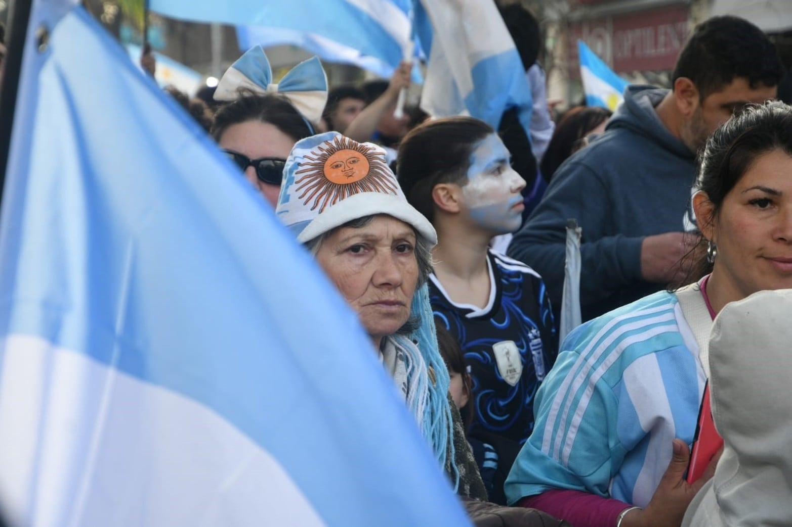 Los festejos de los santafesinos tras el agónico triunfo de Argentina.