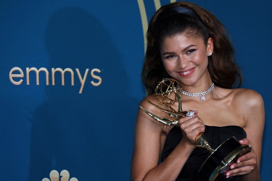 FILE PHOTO: Zendaya poses with her award for Outstanding Lead Actress In A Drama Series for "Euphoria" at the 74th Primetime Emmy Awards held at the Microsoft Theater in Los Angeles, U.S., September 12, 2022. REUTERS/Aude Guerrucci/File Photo