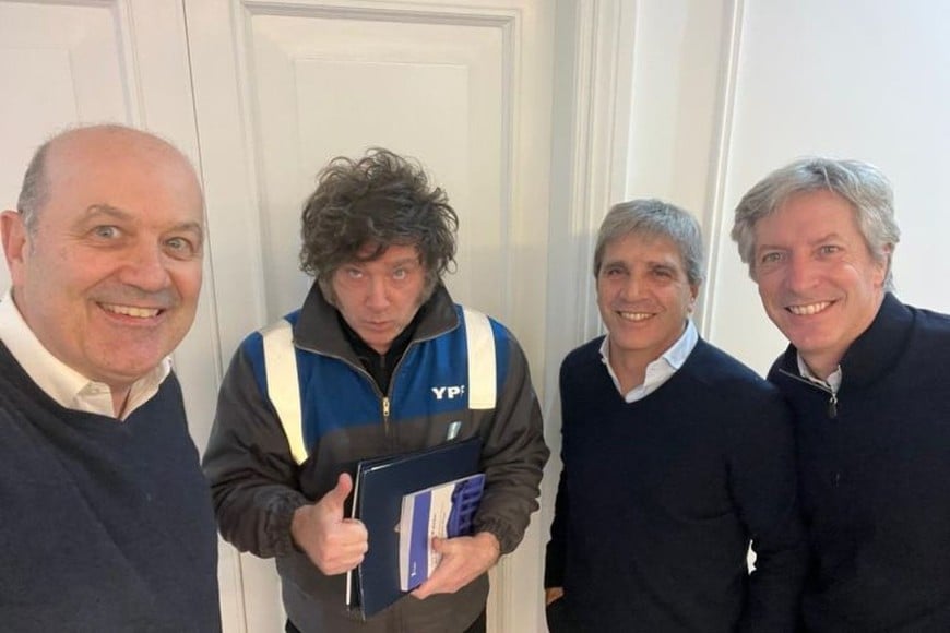 Javier Milei junto a Federico Sturzenegger, Luis Caputo y Santiago Bausili.