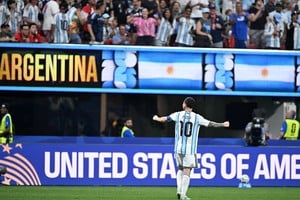 Lionel Messi, resiliente capitán del seleccionado argentino de fútbol. Líder y estandarte, aún cuando las cosas no pintan del todo buenas para él.