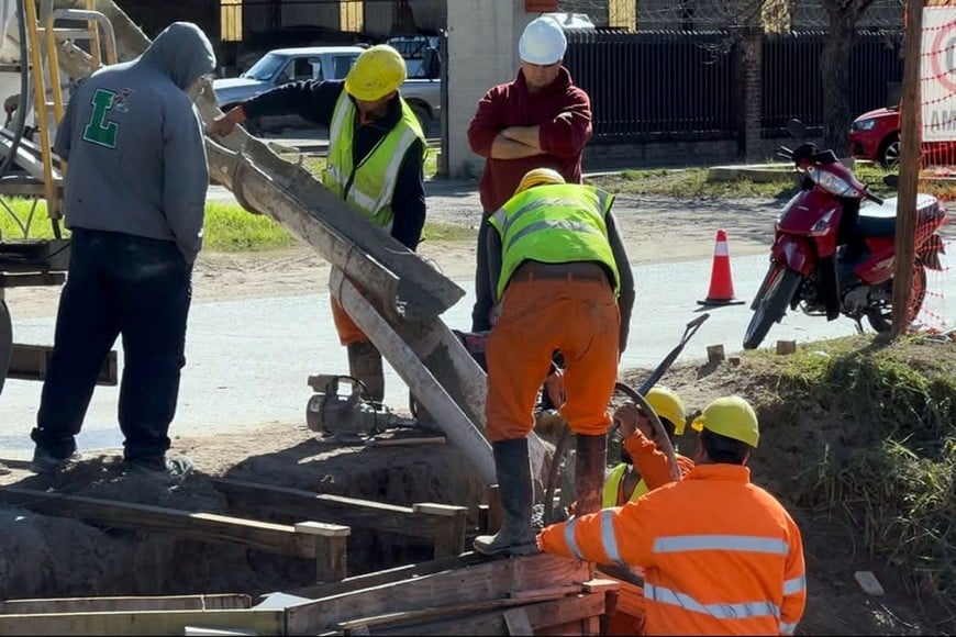 Los puentes ya están instalados y lo que falta ahora son tareas de hormigonado, la colocación de las barandas y todas la tareas complementarias.