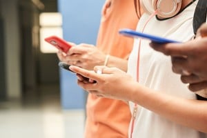Un grupo de alumnos habría utilizado aplicaciones de IA para crear imágenes falsas de compañeras,