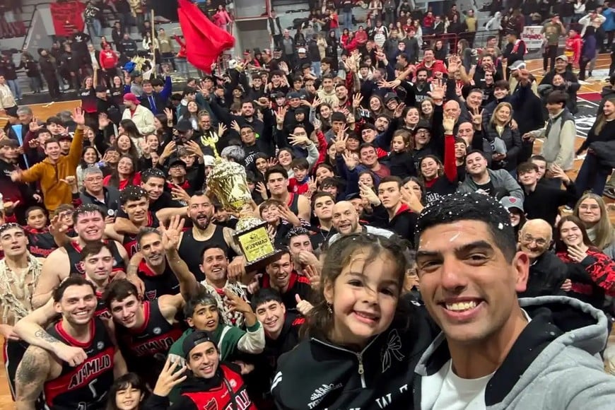 Desde el barrio San Martín...el tetracampeón. Foto: Prensa Olimpia