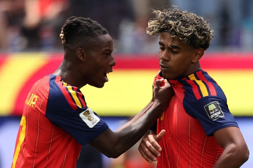 Soccer Football - FIFA World Cup 2026 - Quarter Final - Spain v Belgium - Los Angeles Stadium, Inglewood, California, U.S. - July 10, 2026
Spain's Nico Williams and Lamine Yamal celebrate after the match IMAGN IMAGES via Reuters/Kiyoshi Mio