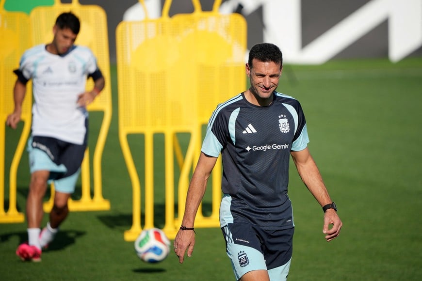 Soccer Football - FIFA World Cup 2026 - Argentina Training - Sporting KC Training Centre, Kansas City, Kansas, U.S. - July 8, 2026
Argentina coach Lionel Scaloni during training IMAGN IMAGES via Reuters/Denny Medley