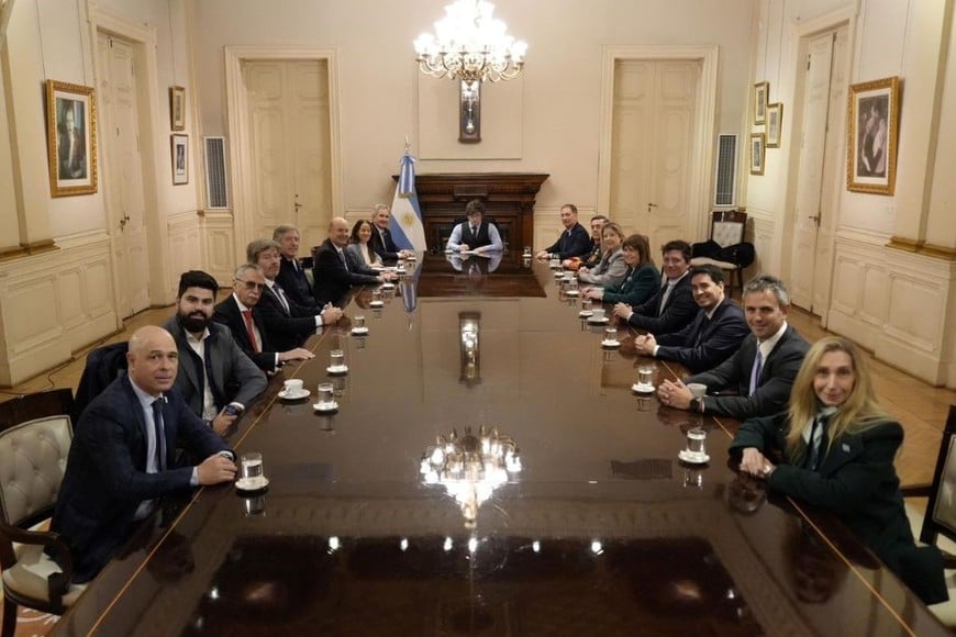 Los mandatarios provinciales reclaman garantías y recursos en medio de las negociaciones con el Gobierno nacional.